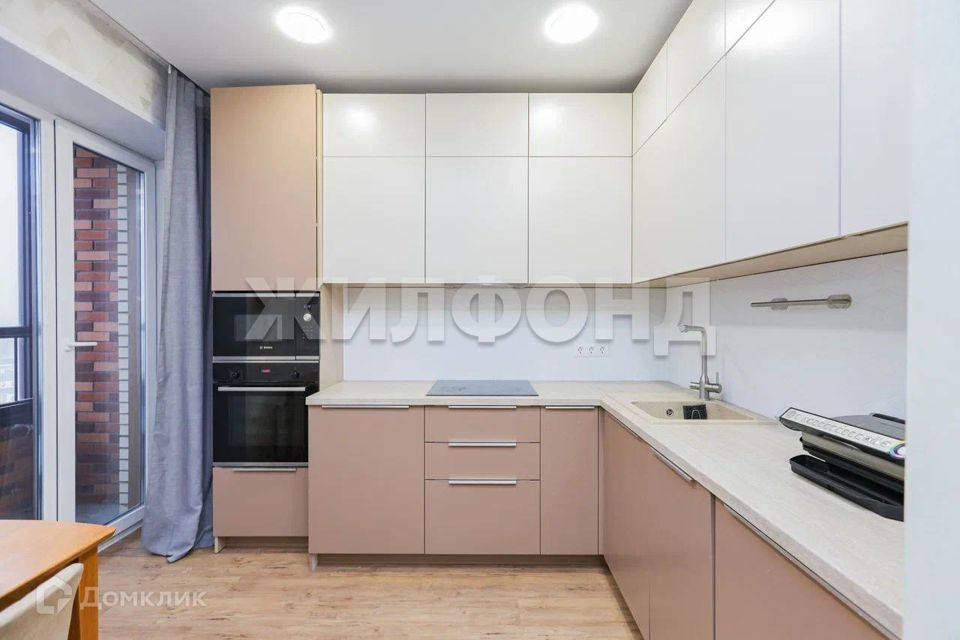 Продаётся 2-комнатная квартира, 65 м²
