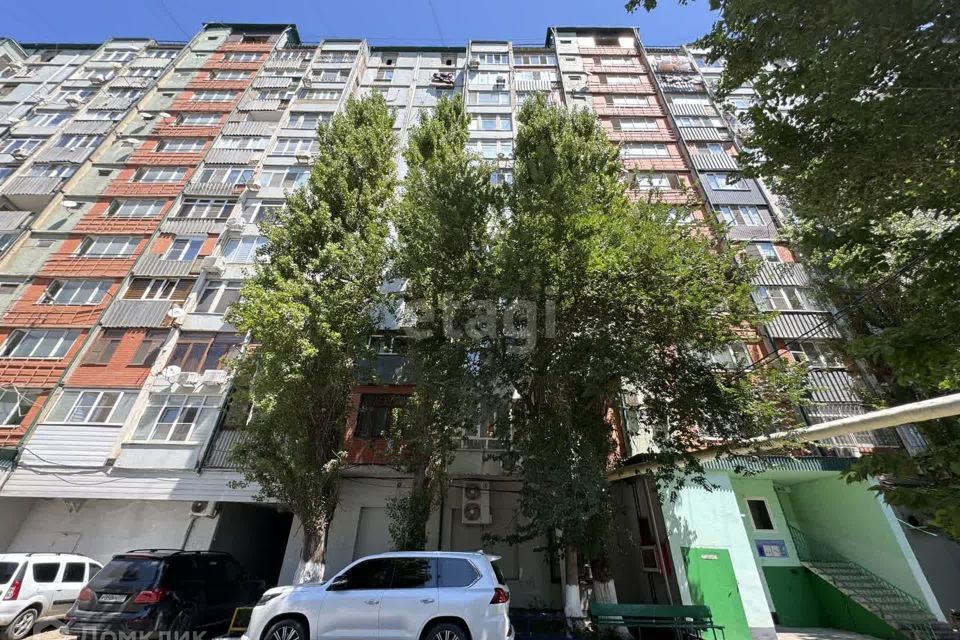 Продаётся 4-комнатная квартира, 100 м²