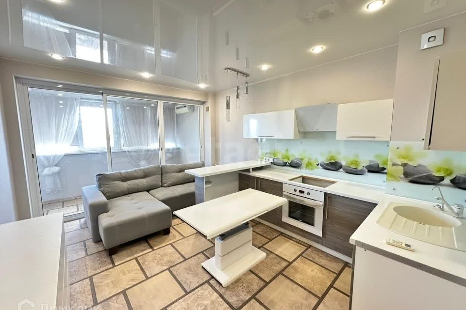 Продаётся 1-комнатная квартира, 53.7 м²