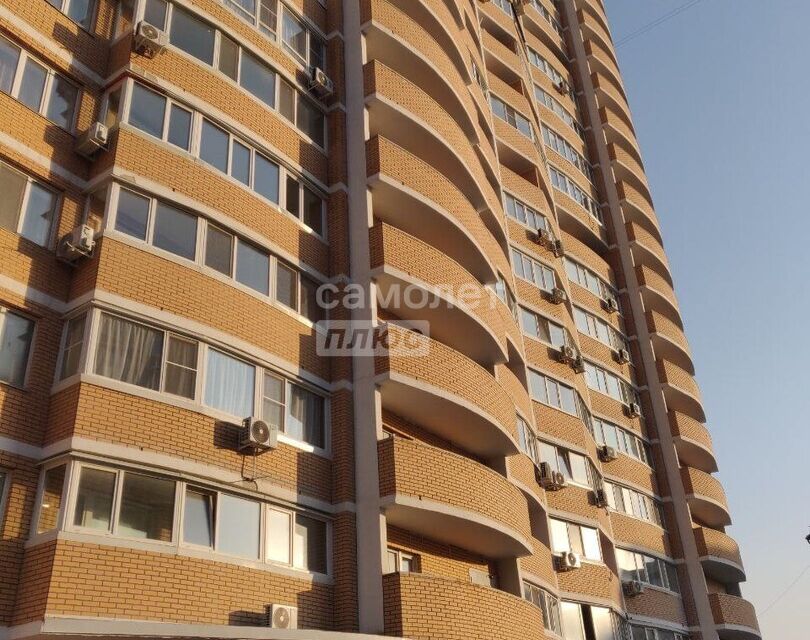 Продаётся 1-комнатная квартира, 42.4 м²