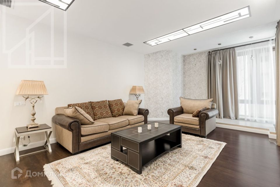 Сдаётся 3-комнатная квартира, 130 м²
