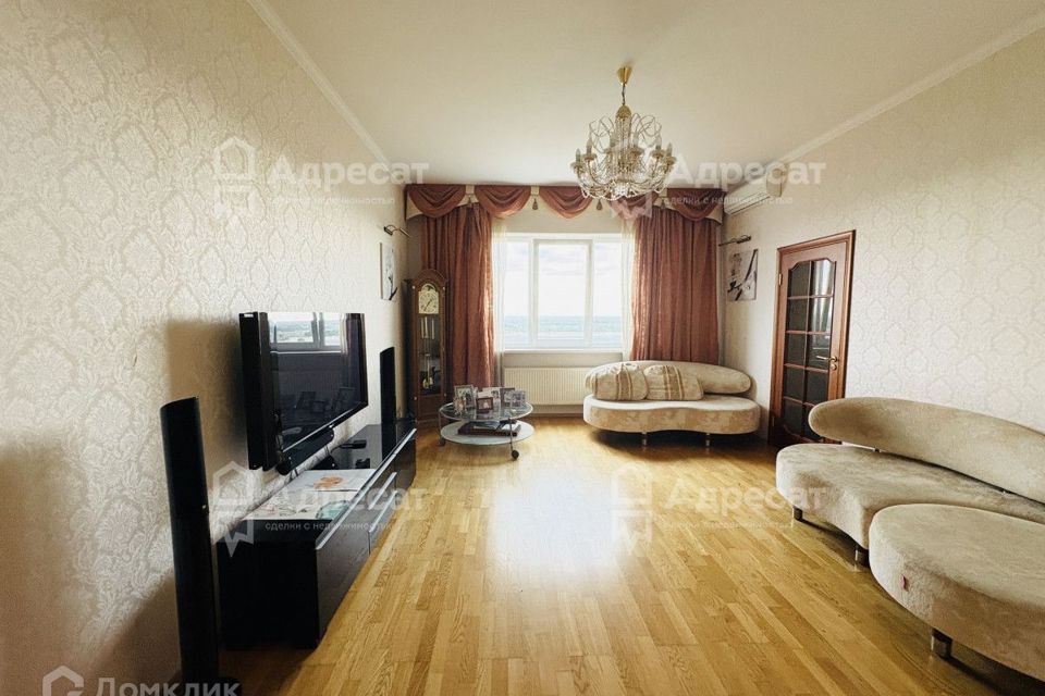 Продаётся 3-комнатная квартира, 114 м²