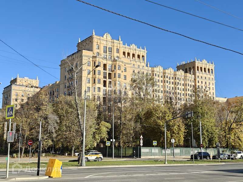 Продаётся 1-комнатная квартира, 41.7 м²