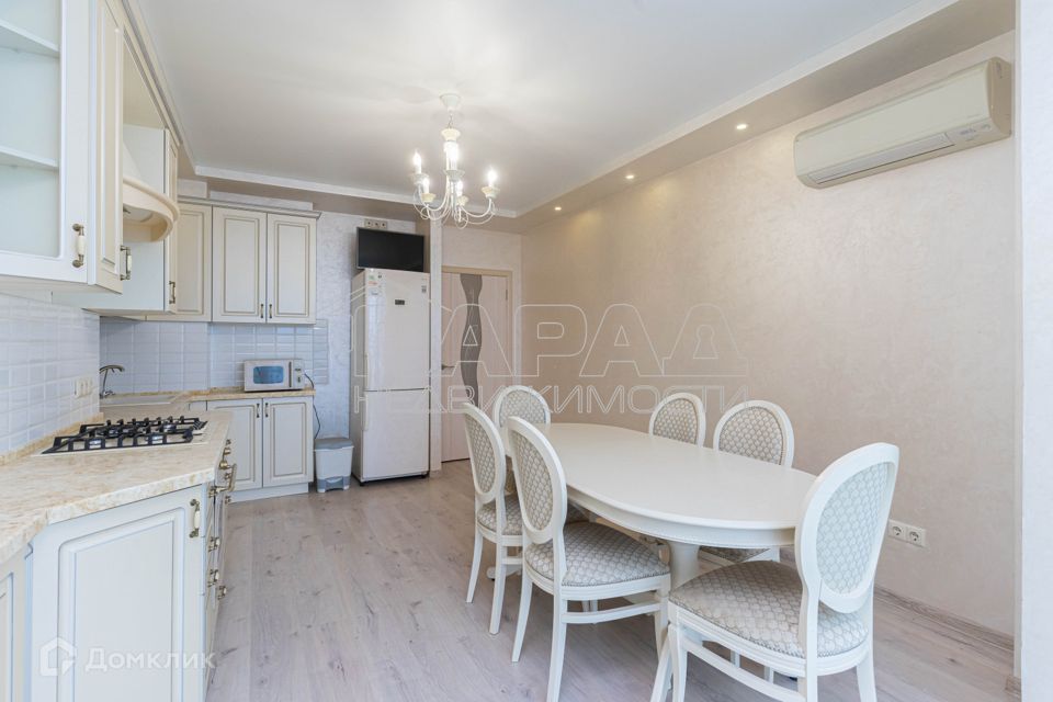 Продаётся 3-комнатная квартира, 158.2 м²