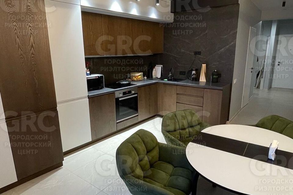 Продаётся 4-комнатная квартира, 97 м²