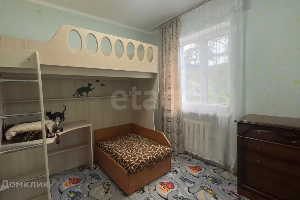 Продаётся 3-комнатная квартира, 41.4 м²