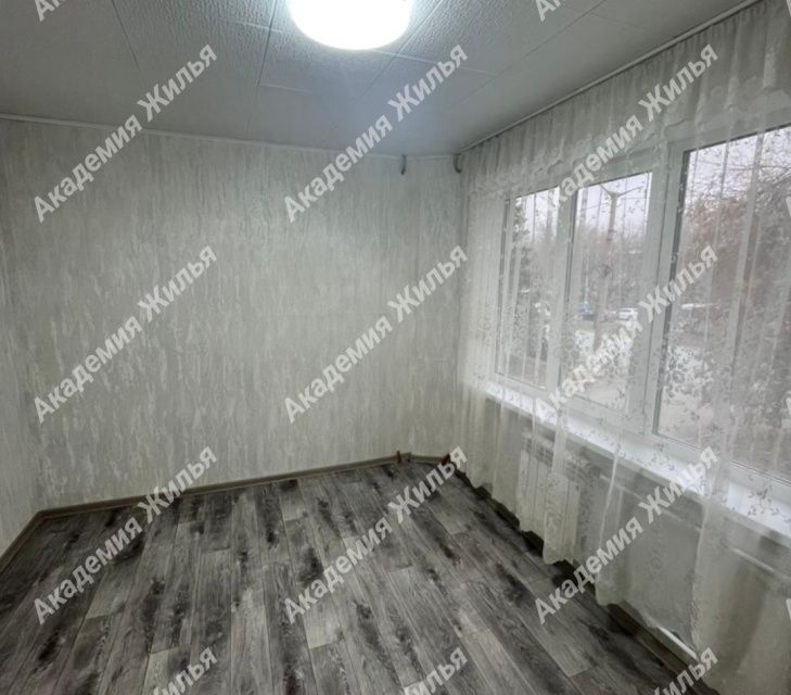 Продаётся 4-комнатная квартира, 61.7 м²