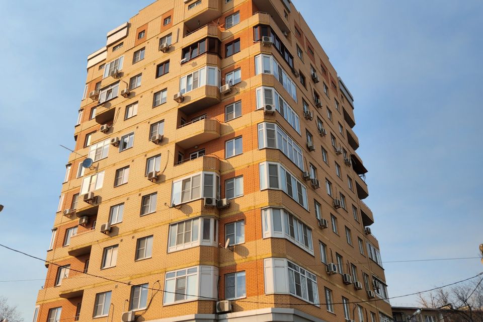 Продаётся 3-комнатная квартира, 107.2 м²