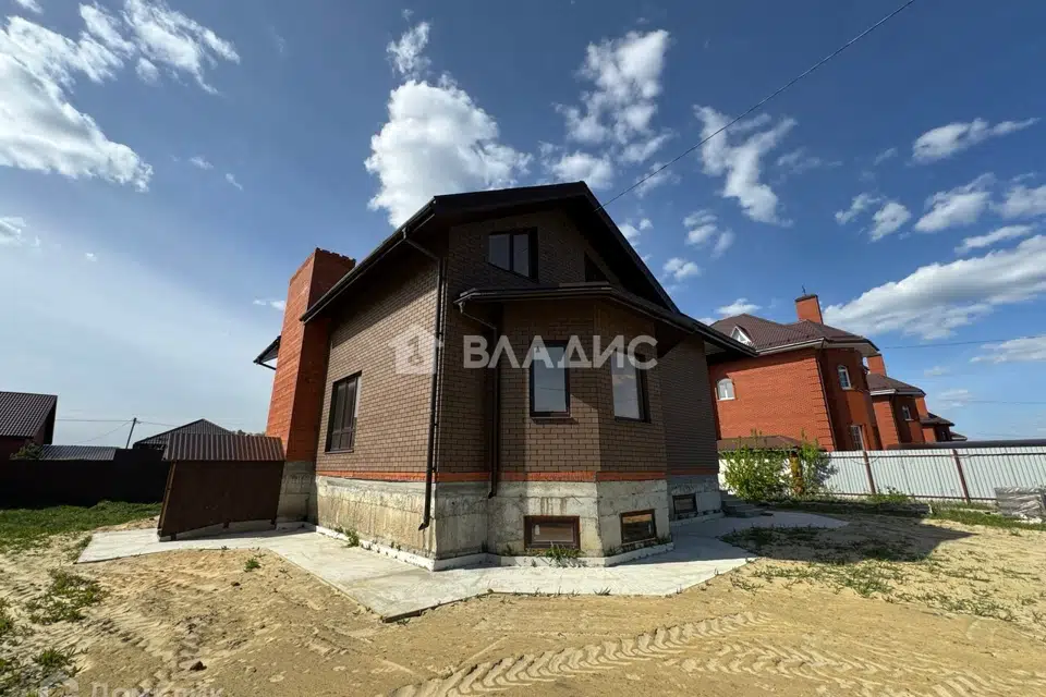 Продаётся 3-этажный дом, 339.8 м²