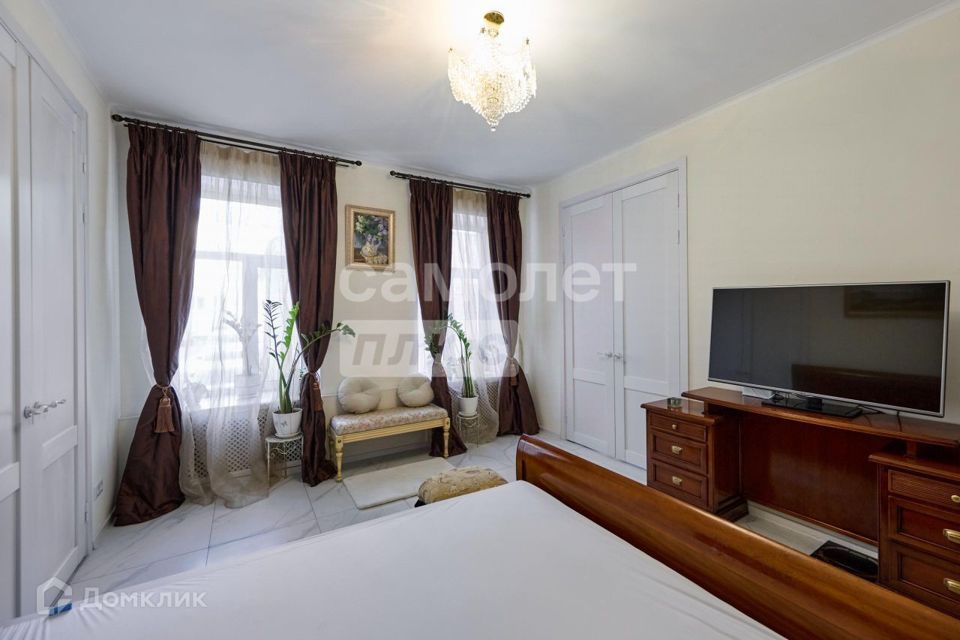 Продаётся 4-комнатная квартира, 97 м²