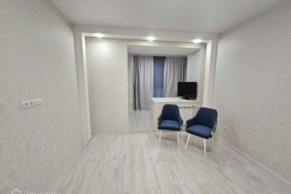 Продаётся 1-комнатная квартира, 54 м²