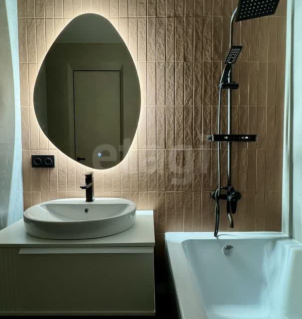 Продаётся 2-комнатная квартира, 59.8 м²