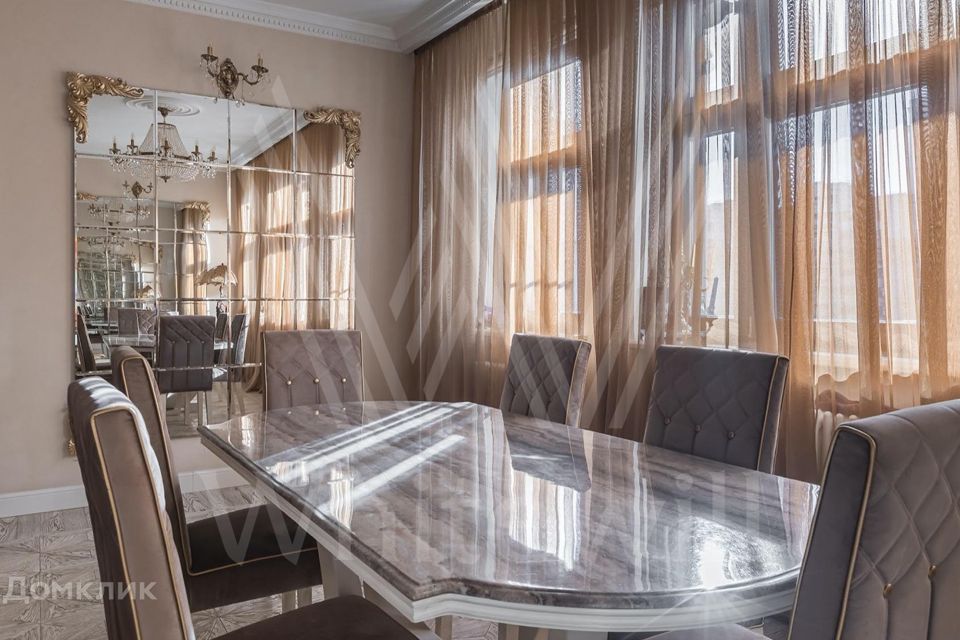Продаётся 3-комнатная квартира, 133 м²