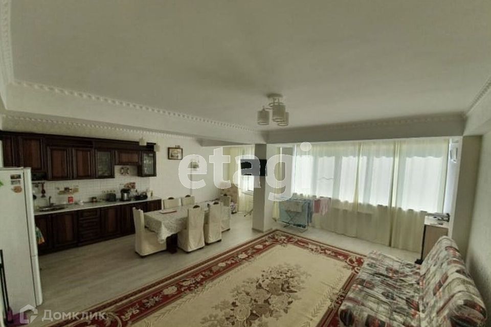Продаётся 2-комнатная квартира, 81 м²