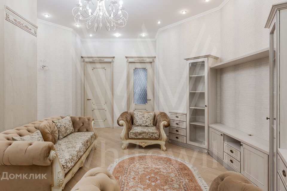 Сдаётся 3-комнатная квартира, 135 м²