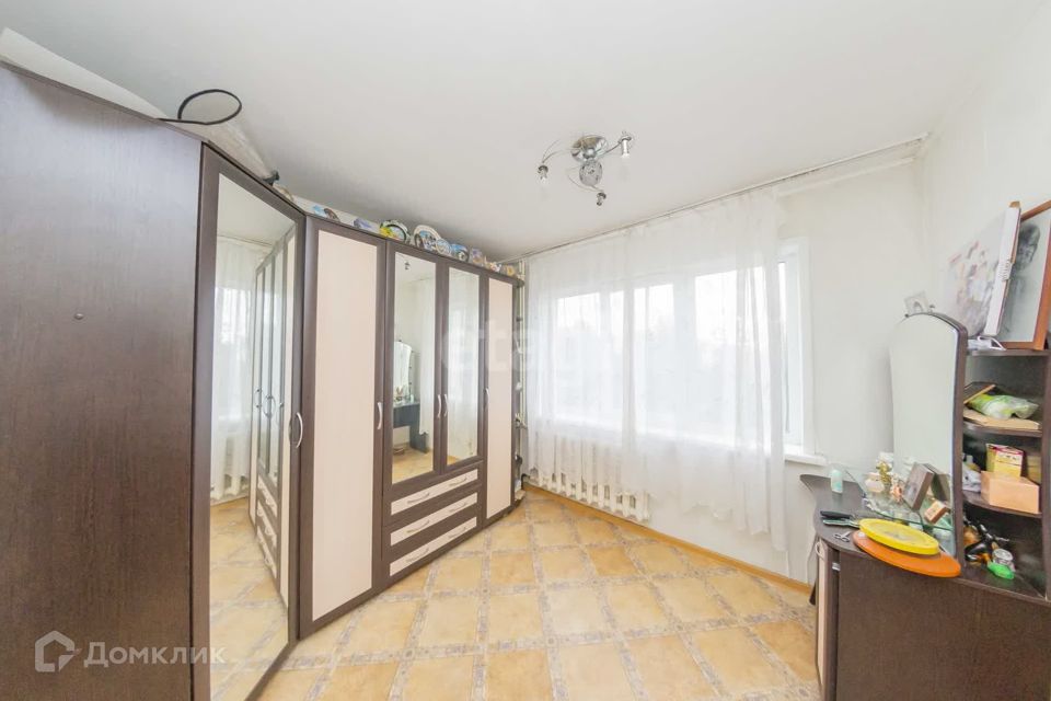 Продаётся 4-комнатная квартира, 61.7 м²