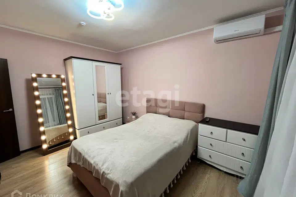 Продаётся 3-комнатная квартира, 87 м²