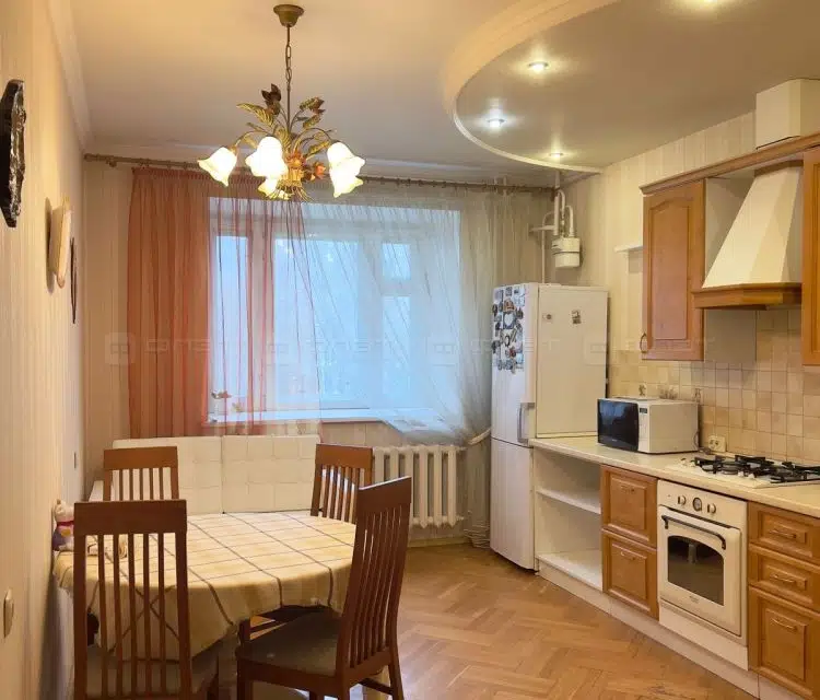 Продаётся 3-комнатная квартира, 110 м²