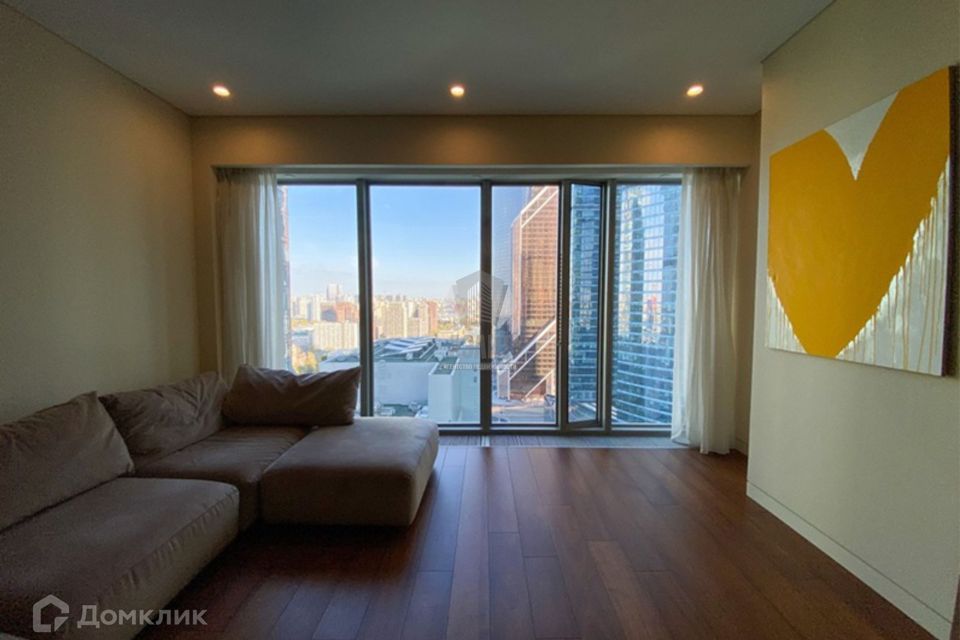 Сдаётся 2-комнатная квартира, 90 м²
