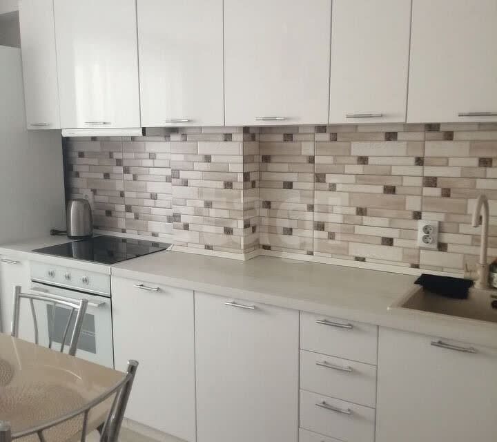 Сдаётся 1-комнатная квартира, 42 м²