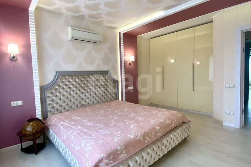 Продаётся 3-комнатная квартира, 106.8 м²