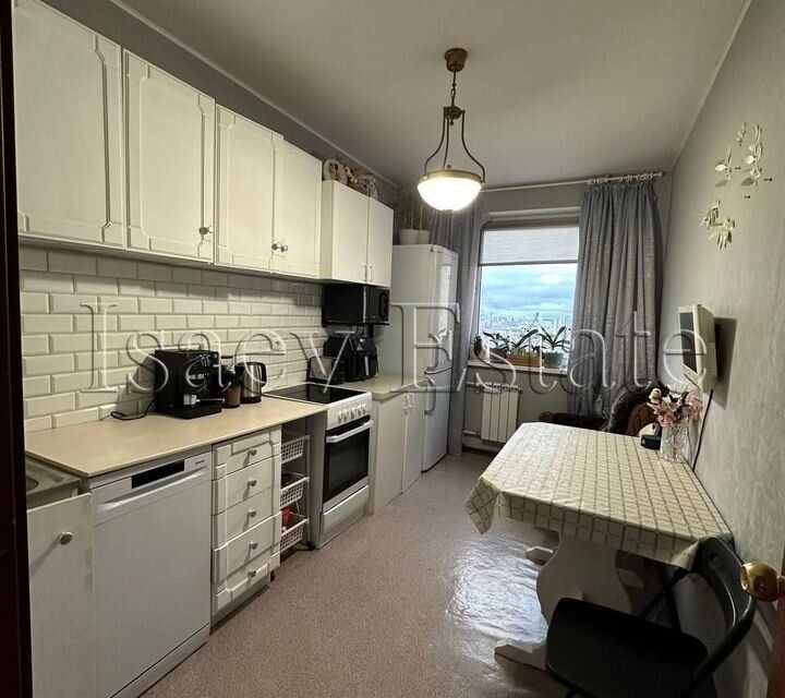 Продаётся 2-комнатная квартира, 58 м²