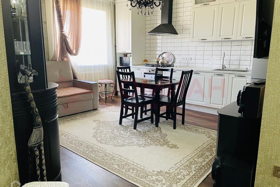 Продаётся 2-комнатная квартира, 65 м²