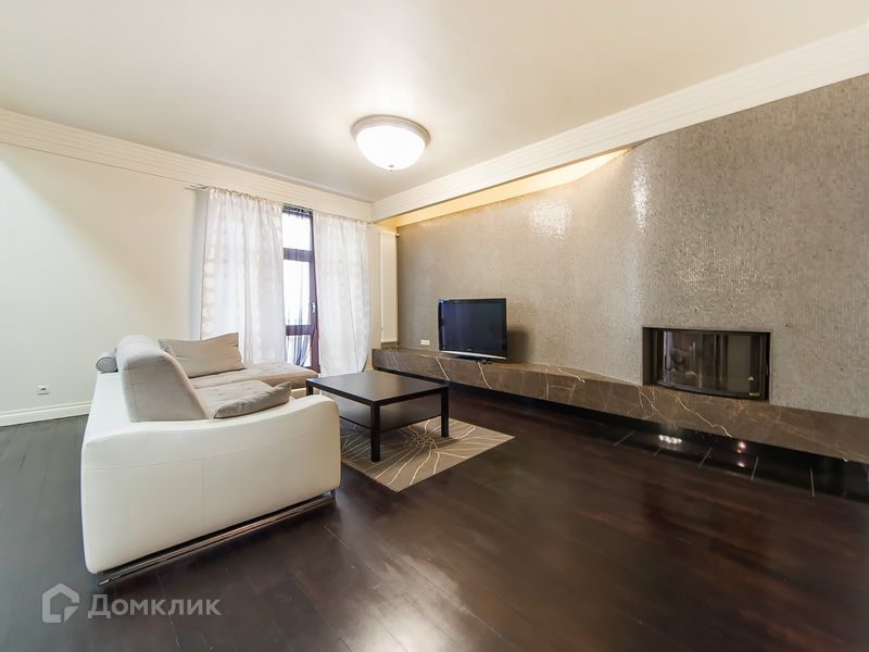 Сдаётся 4-комнатная квартира, 190 м²