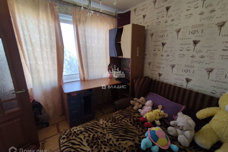 Продаётся 4-комнатная квартира, 62 м²