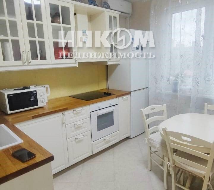Сдаётся 2-комнатная квартира, 58 м²