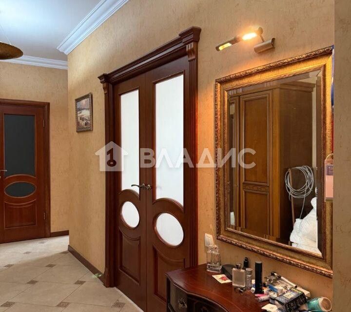 Продаётся 2-комнатная квартира, 77.3 м²