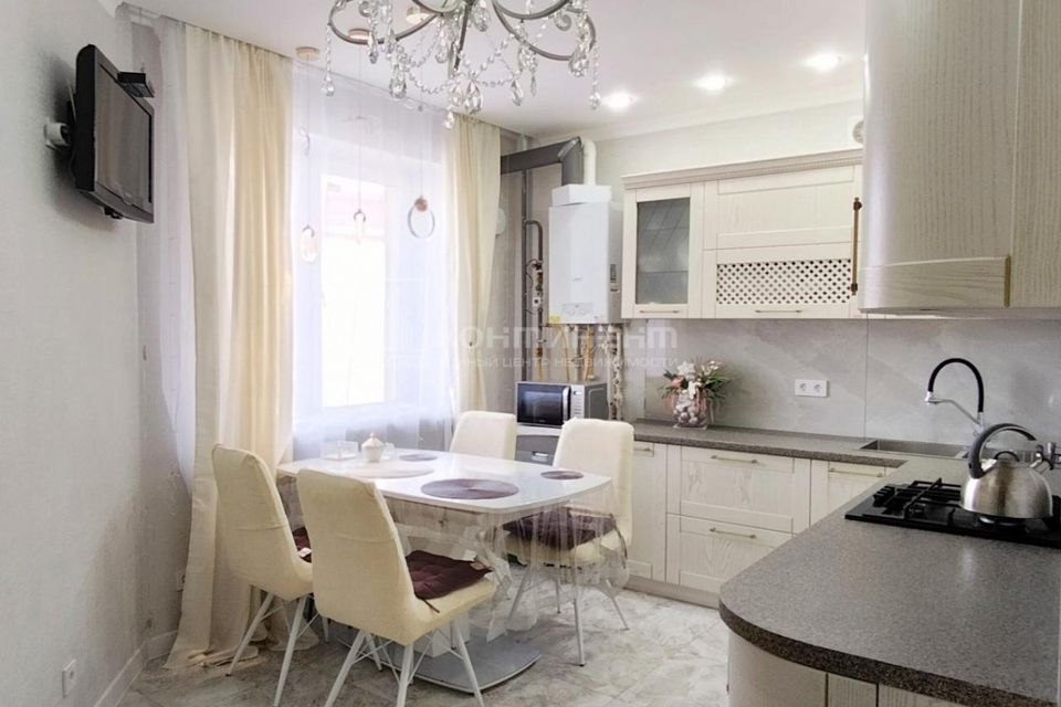 Продаётся 3-комнатная квартира, 93 м²