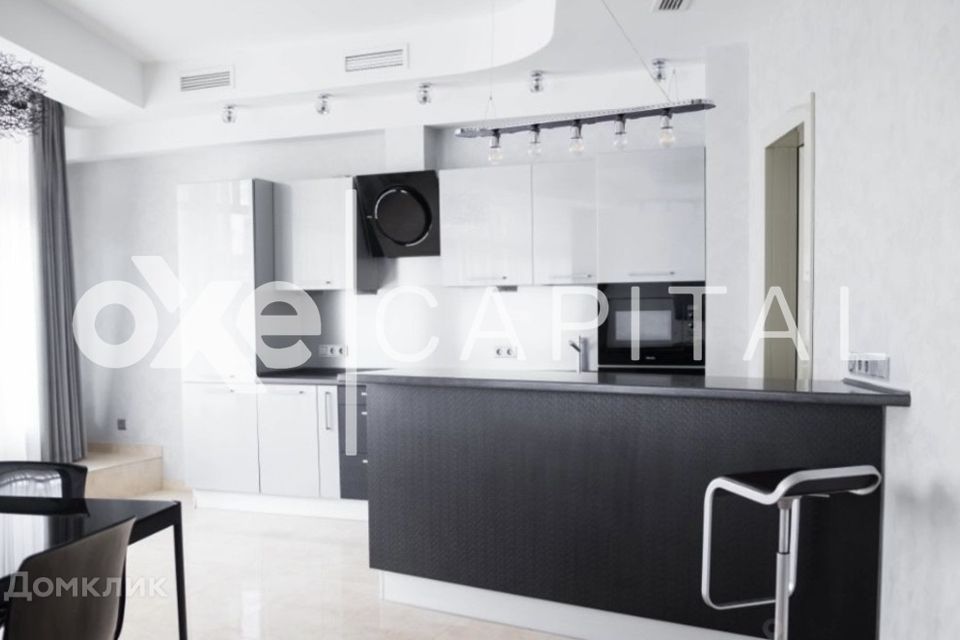 Продаётся 2-комнатная квартира, 92.7 м²