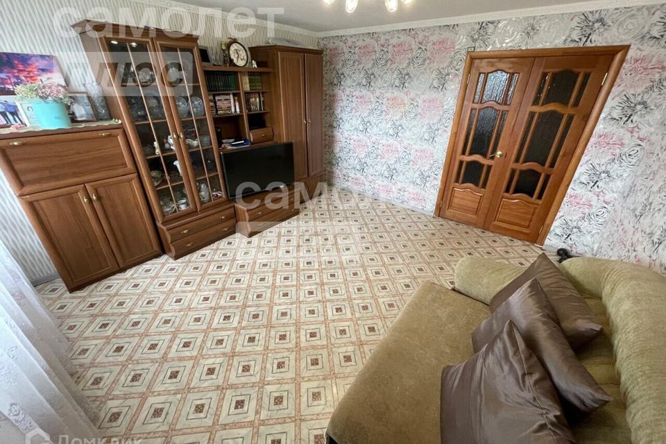 Продаётся 4-комнатная квартира, 74 м²