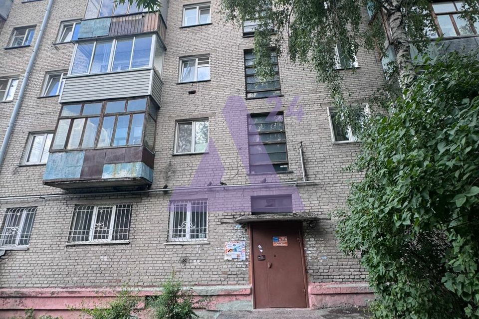 Продаётся 3-комнатная квартира, 41.5 м²