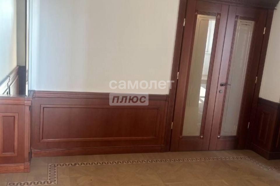 Продаётся 3-комнатная квартира, 120 м²