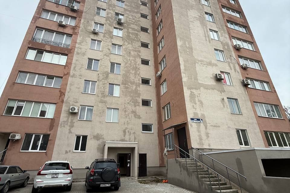 Продаётся 3-комнатная квартира, 130 м²
