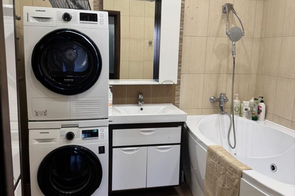 Продаётся 3-комнатная квартира, 103 м²