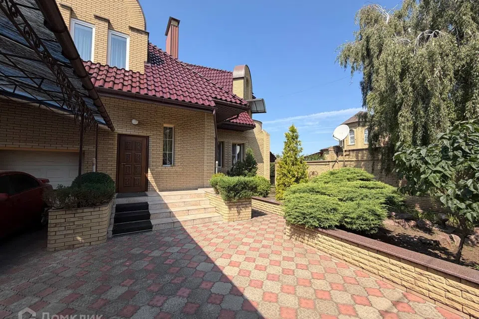 Продаётся 2-этажный дом, 235 м²