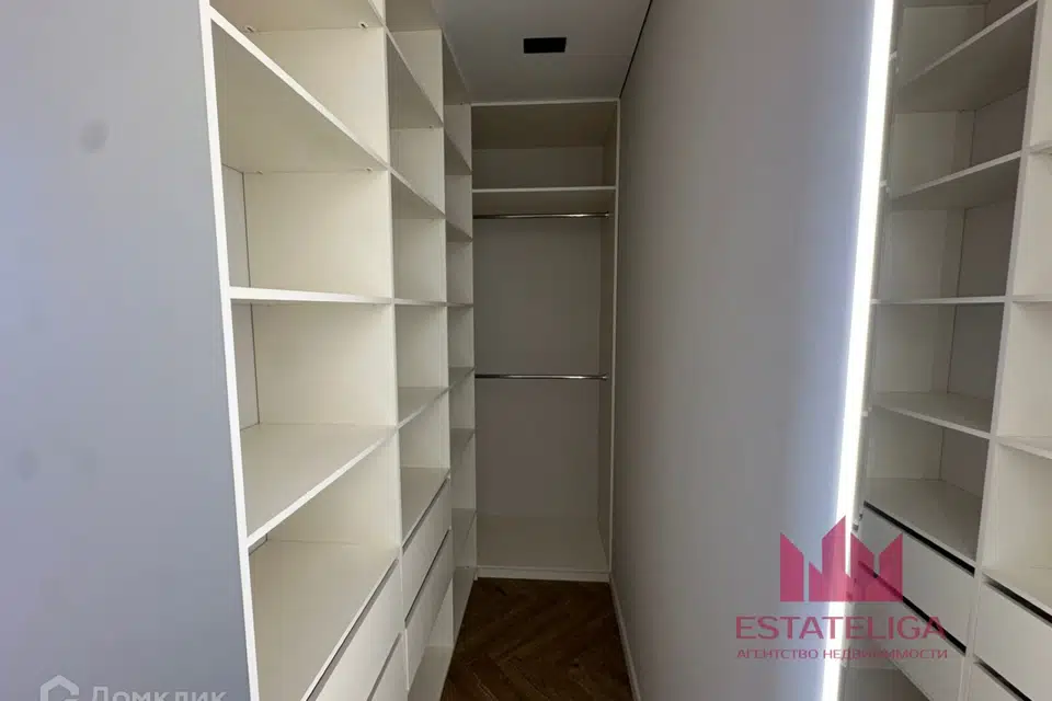 Продаётся 1-комнатная квартира, 42.8 м²