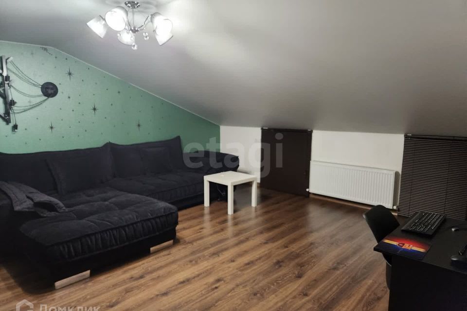 Продаётся 2-комнатная квартира, 100 м²
