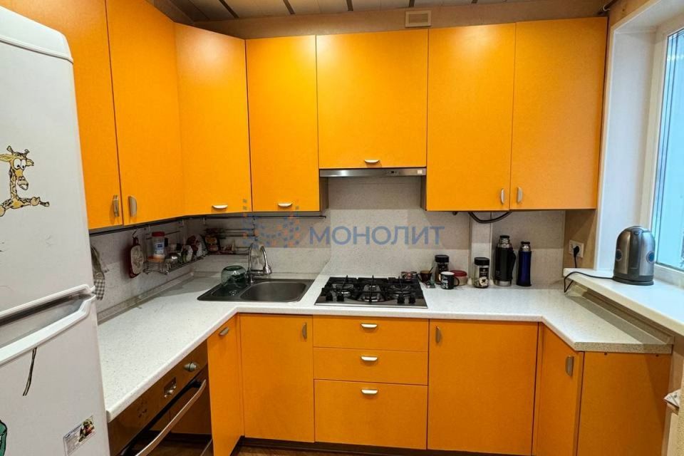 Продаётся 4-комнатная квартира, 58.7 м²