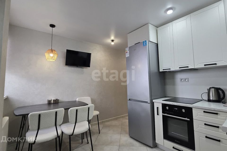 Продаётся 1-комнатная квартира, 37.8 м²