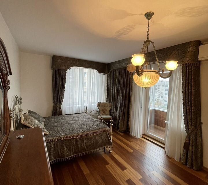 Сдаётся 2-комнатная квартира, 63.8 м²