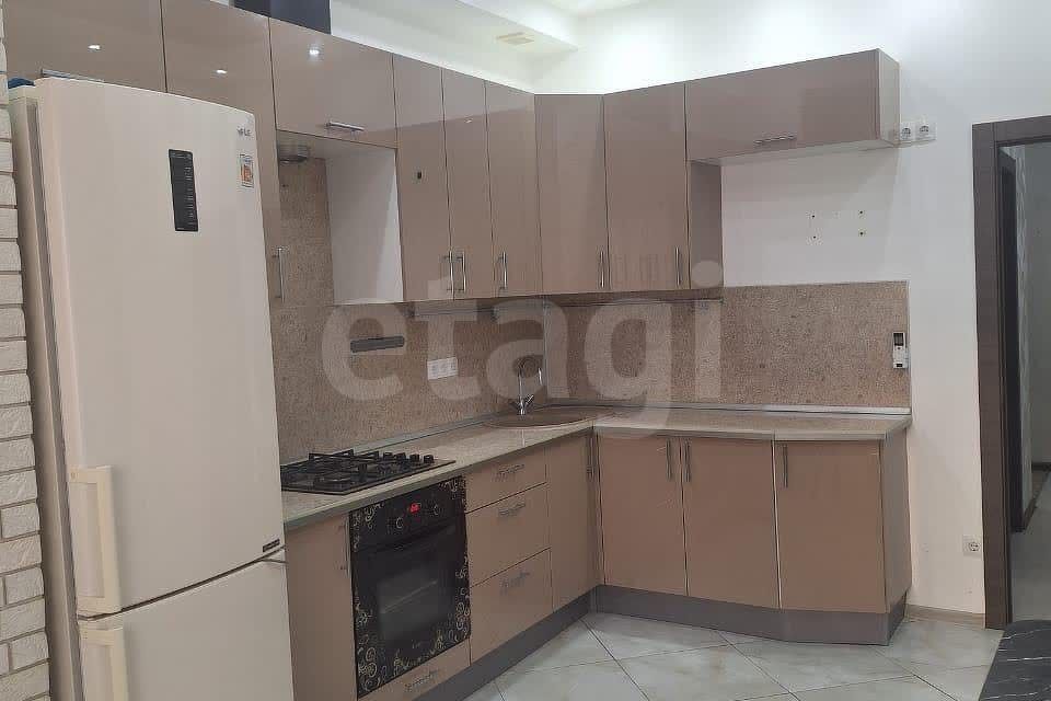 Продаётся 2-комнатная квартира, 65 м²
