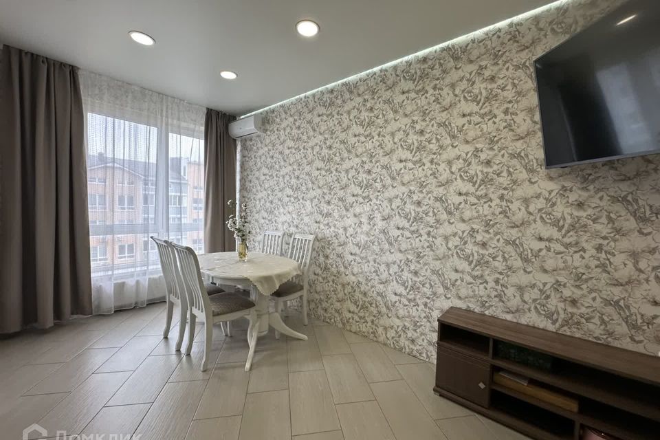 Продаётся 2-комнатная квартира, 61.9 м²