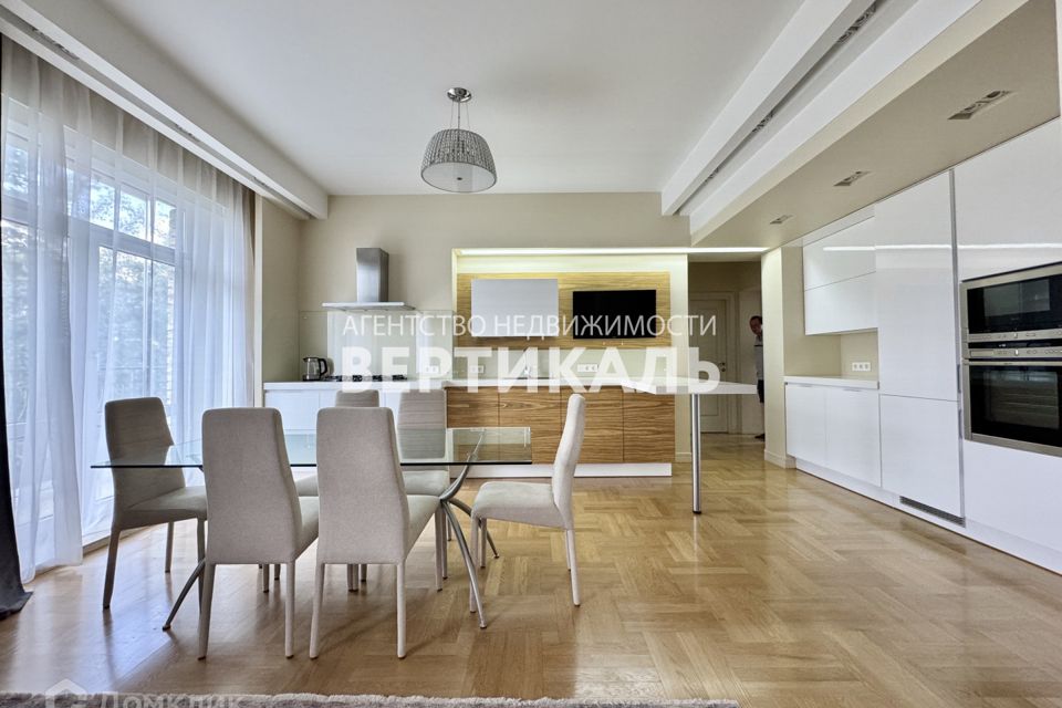 Сдаётся 3-комнатная квартира, 87 м²