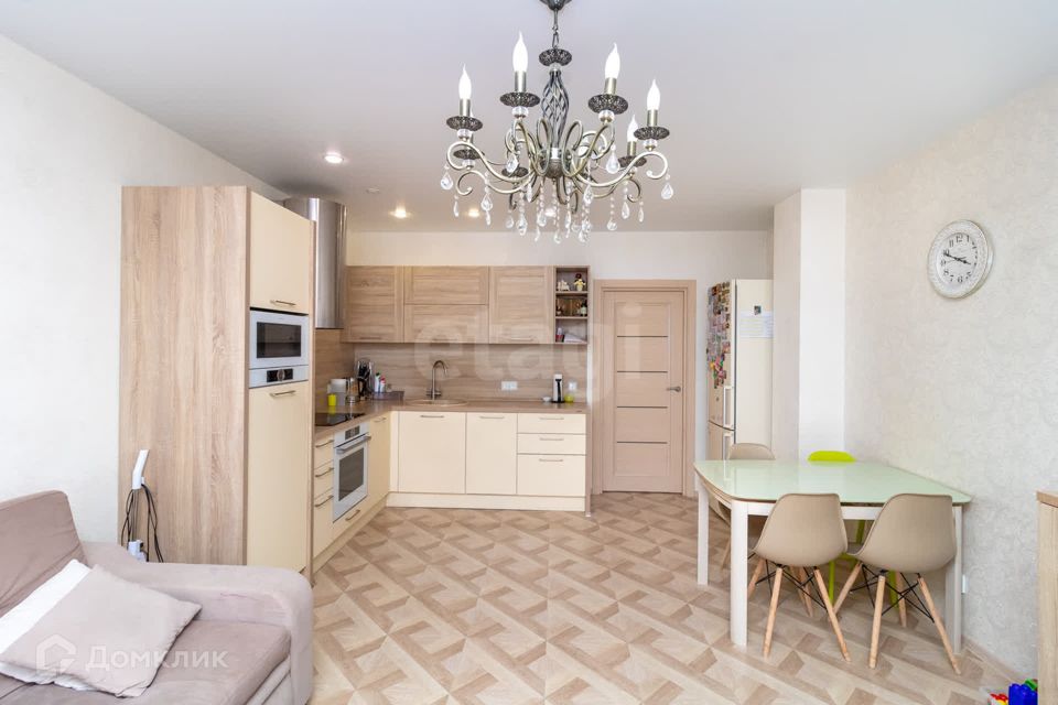 Продаётся 2-комнатная квартира, 67.9 м²