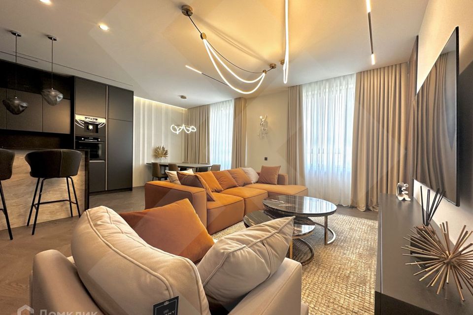 Продаётся 3-комнатная квартира, 104 м²