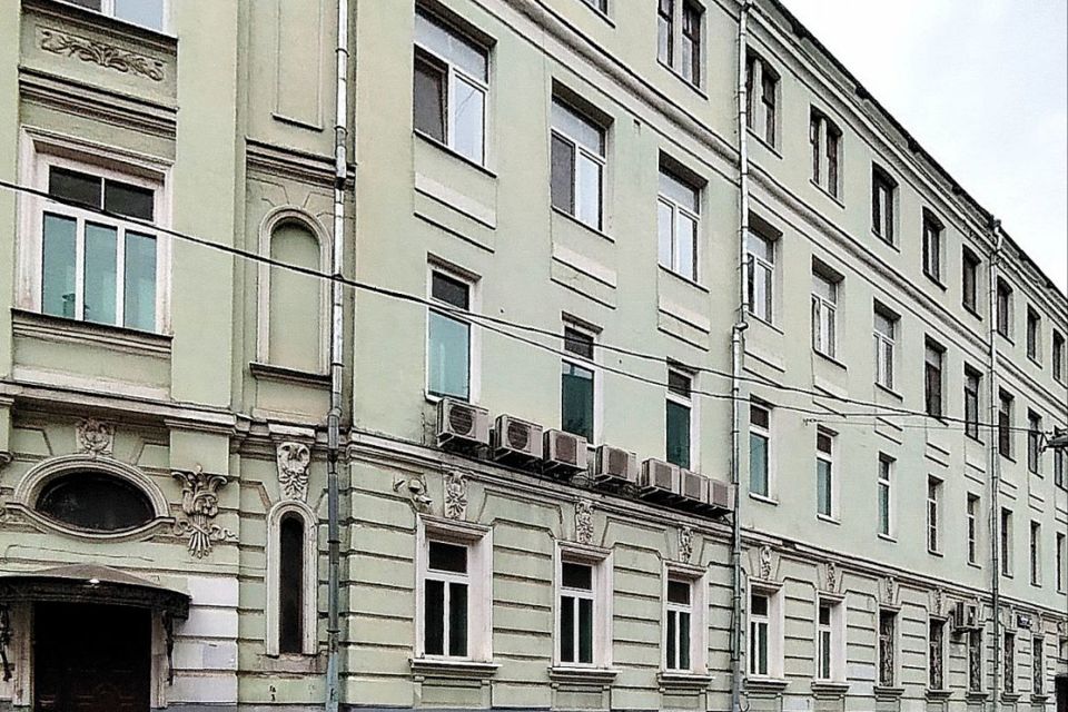 Продаётся 5-комнатная квартира, 222.8 м²